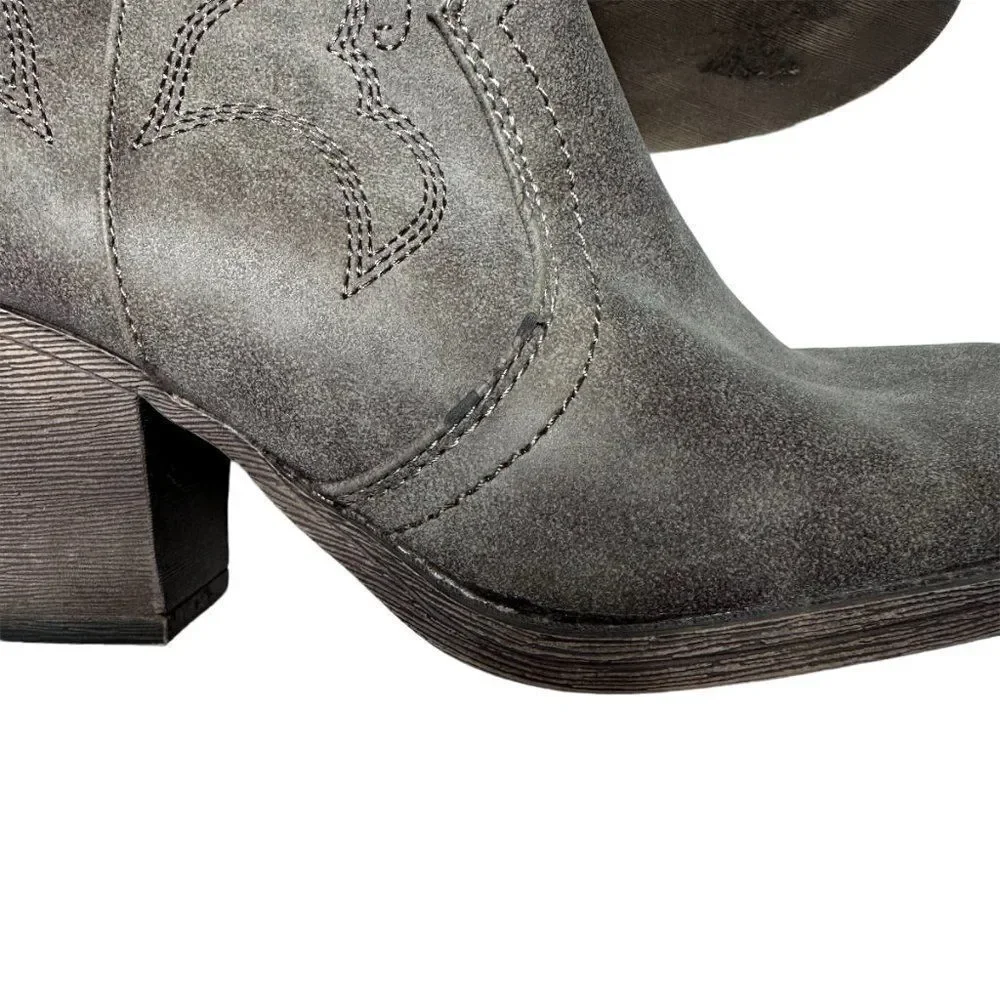 BKE Farrah 8.5 grey western bootie boot